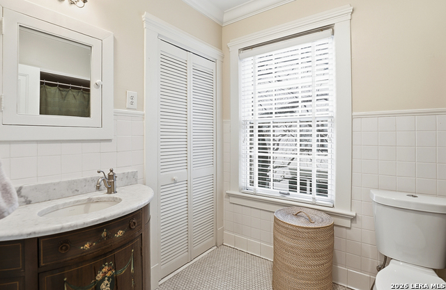 Image 29 of 39 For 303 Rosewood W