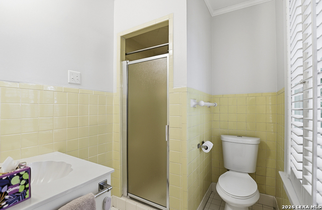 Image 30 of 39 For 303 Rosewood W