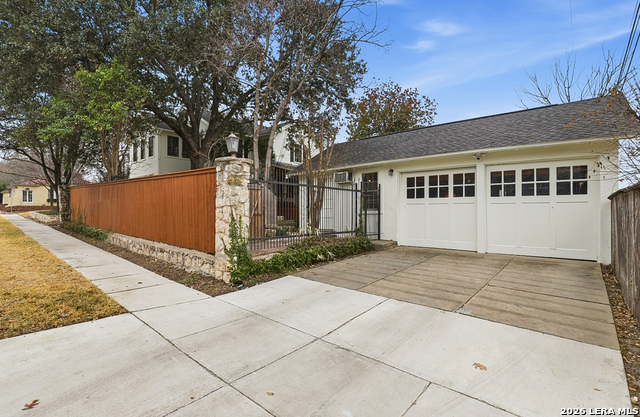 Image 39 of 39 For 303 Rosewood W