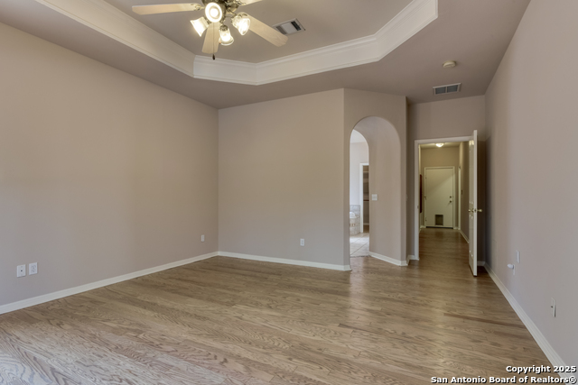 Image 13 of 47 For 6811 Lendell St