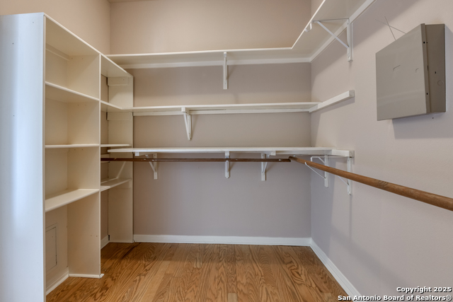 Image 15 of 47 For 6811 Lendell St