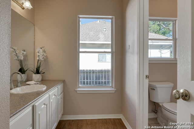 Image 18 of 47 For 6811 Lendell St