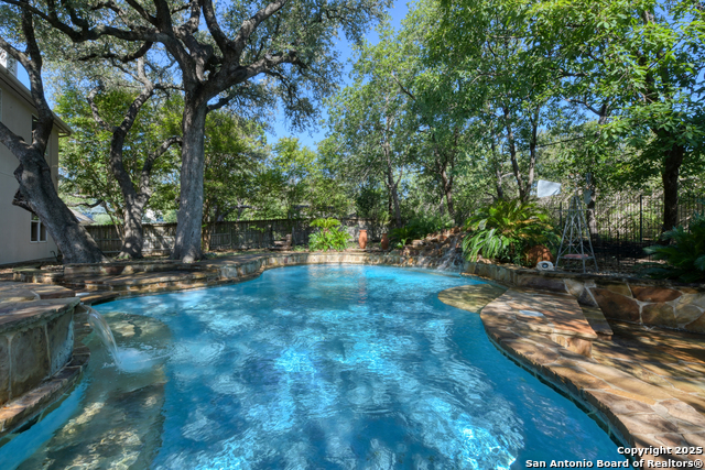 Image 26 of 47 For 6811 Lendell St