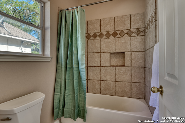 Image 40 of 47 For 6811 Lendell St