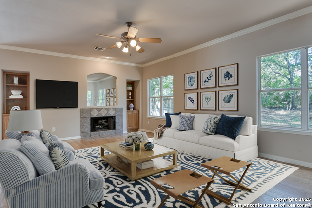 Image 8 of 47 For 6811 Lendell St