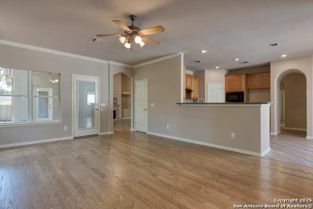 Image 9 of 47 For 6811 Lendell St