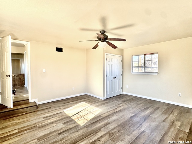 Image 10 of 22 For 19524 Benton S