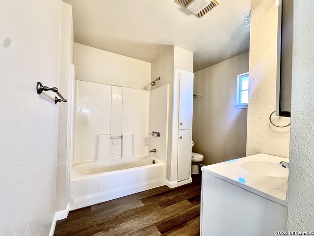 Image 14 of 22 For 19524 Benton S