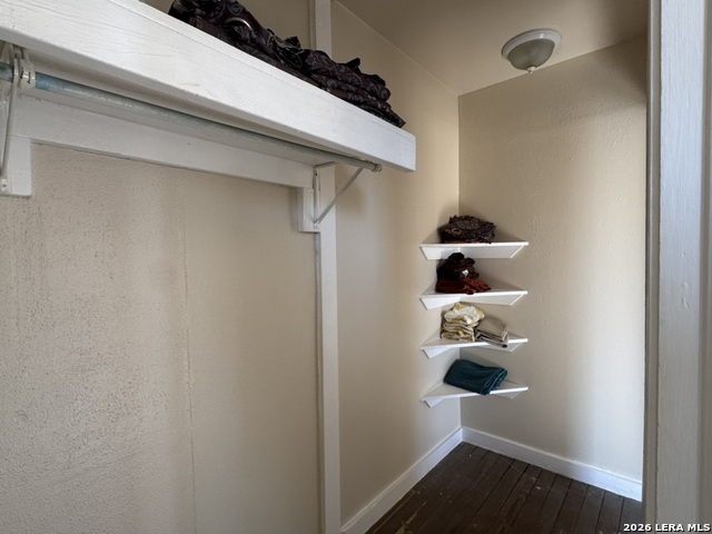 Image 15 of 22 For 19524 Benton S