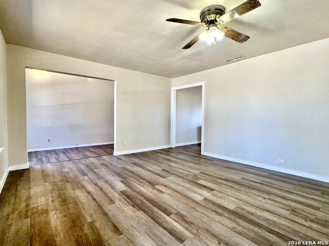 Image 4 of 22 For 19524 Benton S