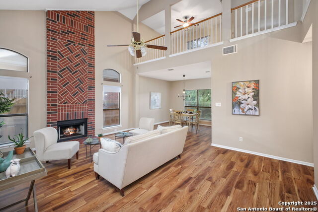 Image 4 of 27 For 4611 Aspen View