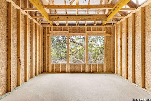 Image 12 of 26 For 611 Parkview Pl