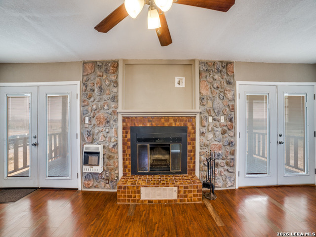 Image 13 of 28 For 6953 Von Ormy Rd