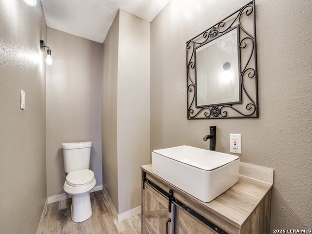 Image 15 of 28 For 6953 Von Ormy Rd