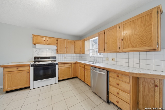 Image 10 of 24 For 1521 B Street