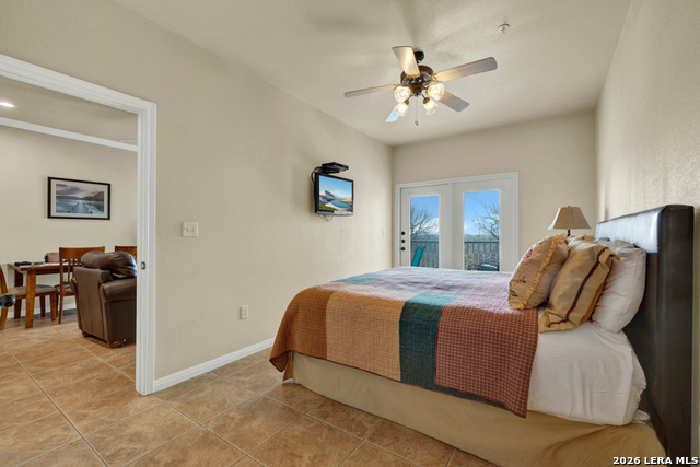 Image 12 of 47 For 1247 Gruene  # 203