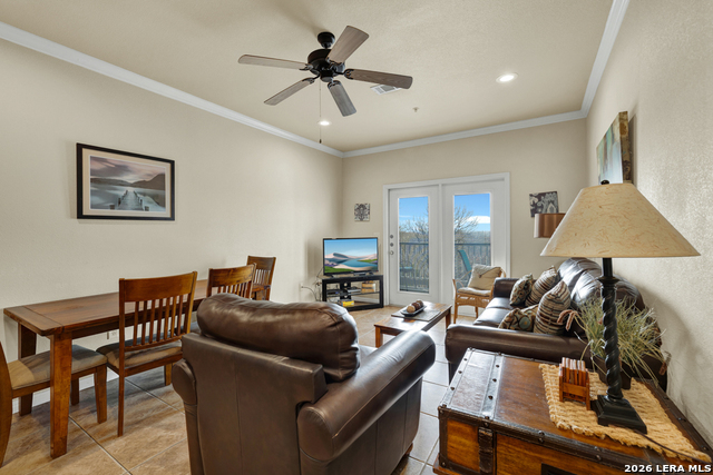 Image 9 of 47 For 1247 Gruene  # 203