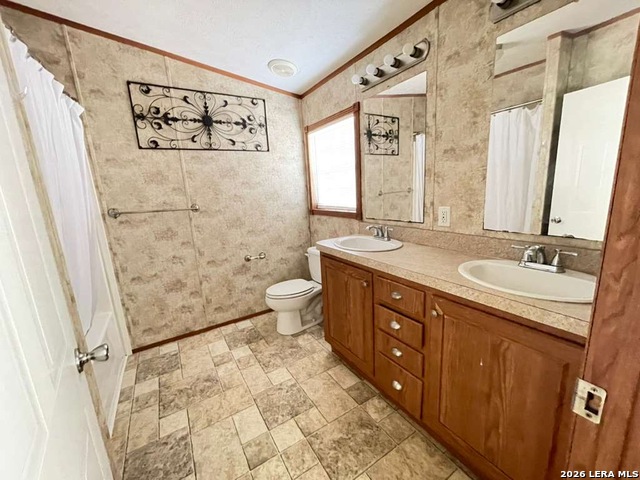 Image 4 of 24 For 311 E Frio St