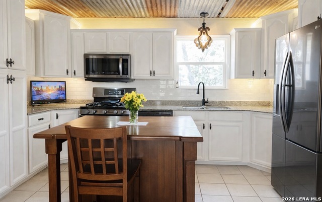 Image 7 of 12 For 306 Flores Oaks