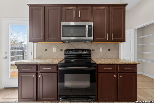 Image 17 of 50 For 5310 Gemsbuck Chase