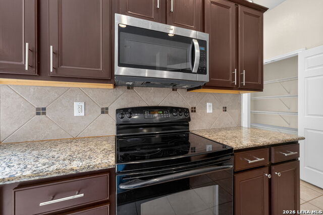 Image 18 of 50 For 5310 Gemsbuck Chase