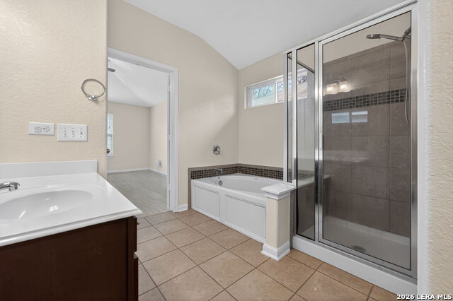 Image 32 of 50 For 5310 Gemsbuck Chase