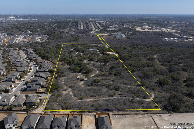 Listing photo id 8 for 1475 Grosenbacher