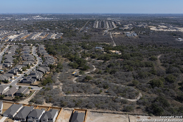 Listing photo id 9 for 1475 Grosenbacher