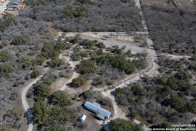 Listing photo id 15 for 1475 Grosenbacher