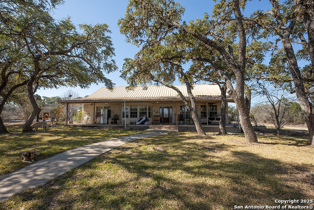 Listing photo id 1 for 1475 Grosenbacher