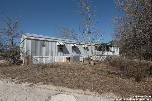 Listing photo id 3 for 1475 Grosenbacher