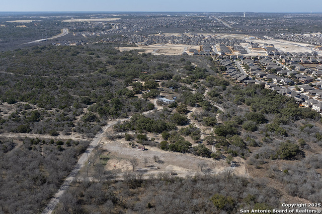 Listing photo id 5 for 1475 Grosenbacher