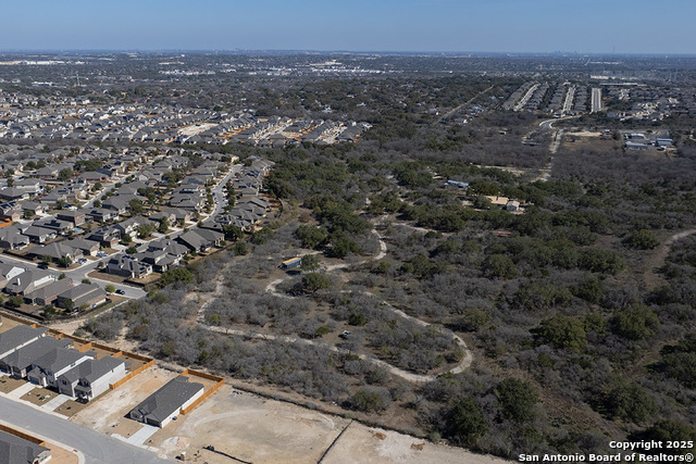 Listing photo id 7 for 1475 Grosenbacher