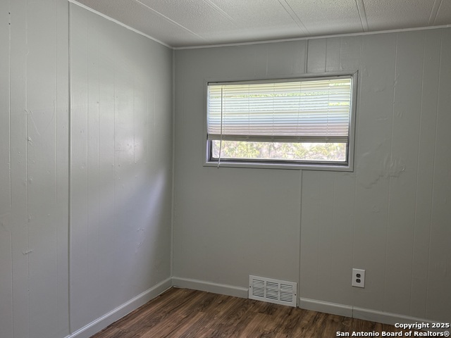 Image 14 of 19 For 8415 Braewick