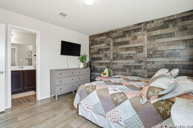 Listing photo id 14 for 449 Moonvine Way