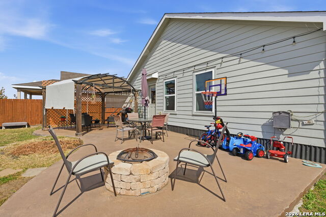 Listing photo id 17 for 449 Moonvine Way