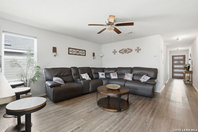 Listing photo id 4 for 449 Moonvine Way