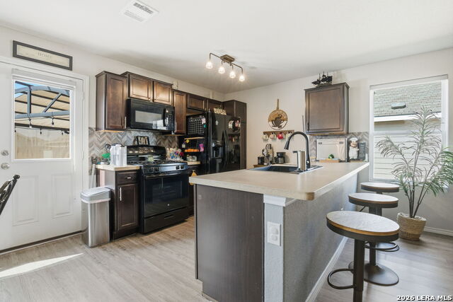 Listing photo id 7 for 449 Moonvine Way