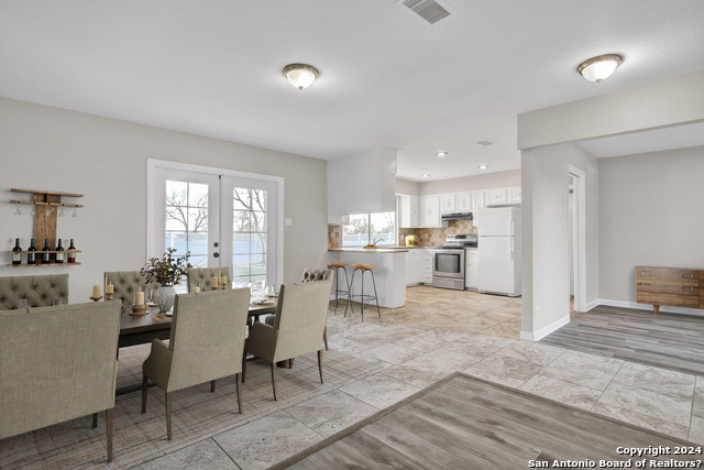 Image 15 of 39 For 4242 Bayliss St