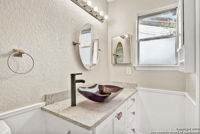 Image 27 of 39 For 4242 Bayliss St