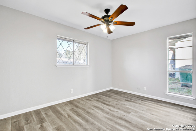 Image 29 of 39 For 4242 Bayliss St