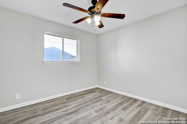 Image 32 of 39 For 4242 Bayliss St