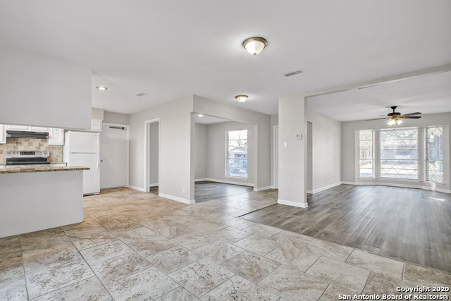 Image 8 of 39 For 4242 Bayliss St