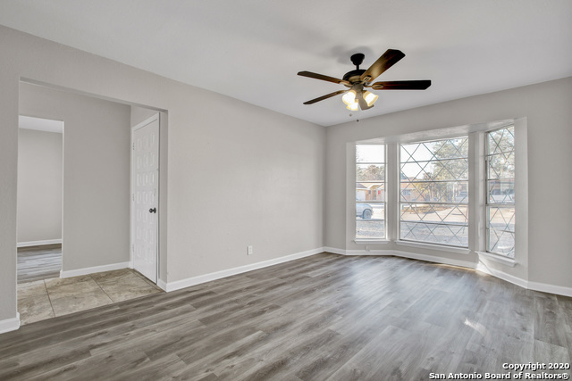 Image 9 of 39 For 4242 Bayliss St