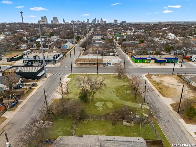 Image 3 of 9 For 802 New Braunfels #1 N