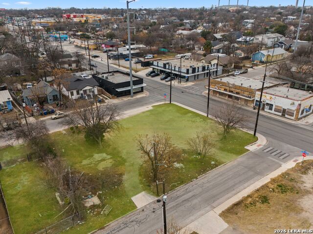 Image 5 of 9 For 802 New Braunfels #1 N