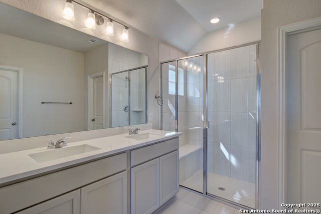 Image 4 of 21 For 939 Creek Bed Drive