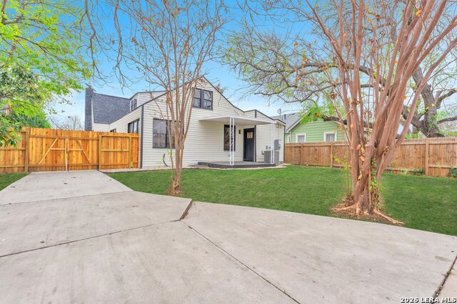 Image 19 of 23 For 2007 Magnolia Ave W