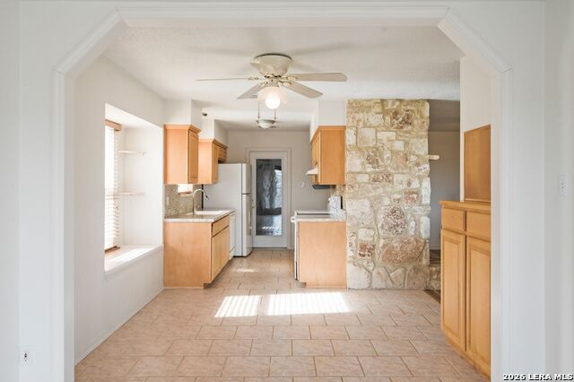 Image 15 of 31 For 162 Oakside  