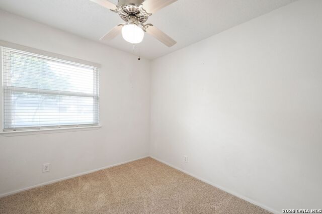 Image 23 of 31 For 162 Oakside  